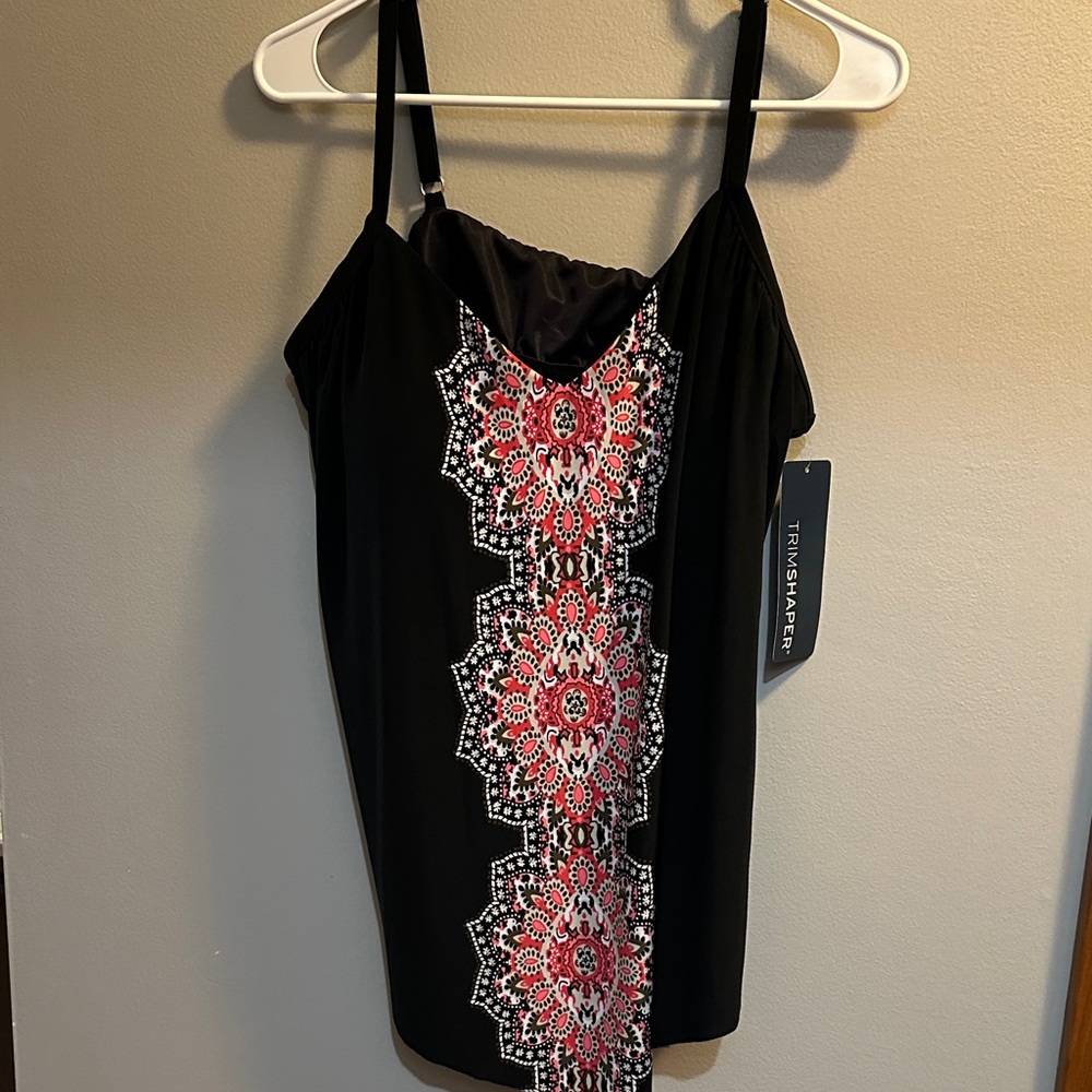 Trim shaper Black and Pink Patterned swim tankini top